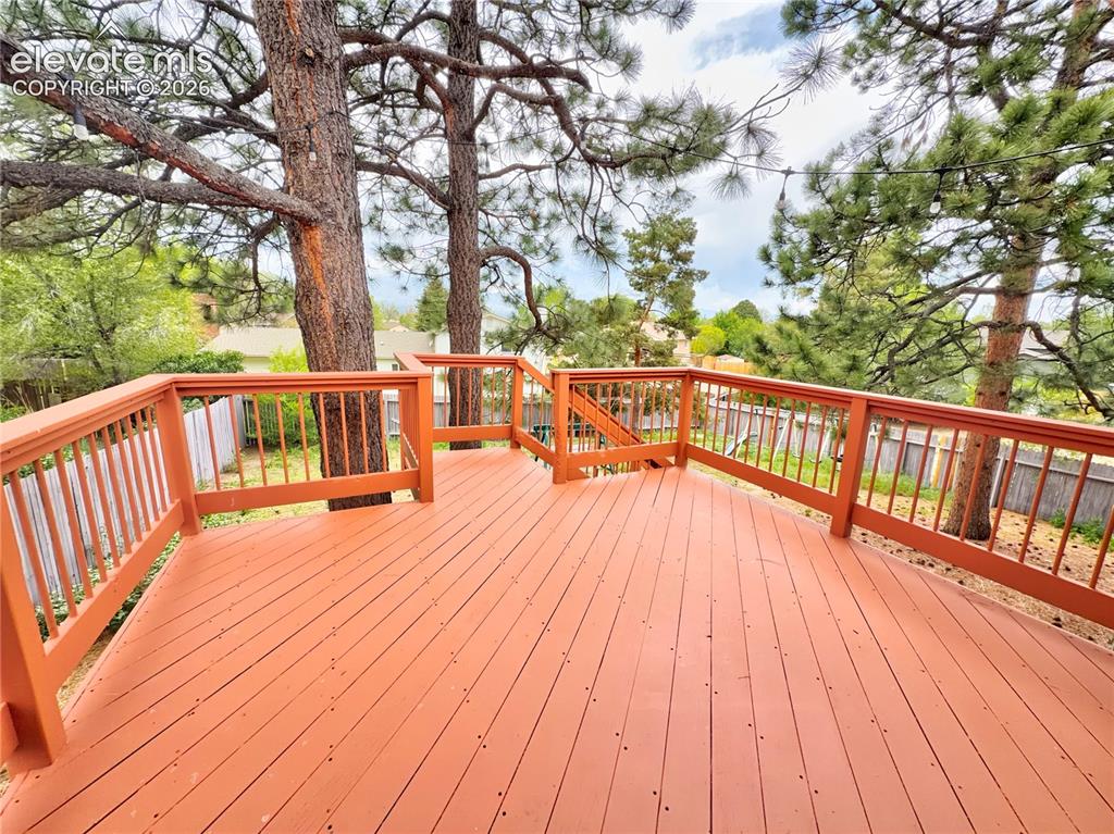 Image 18 of 42: Deck