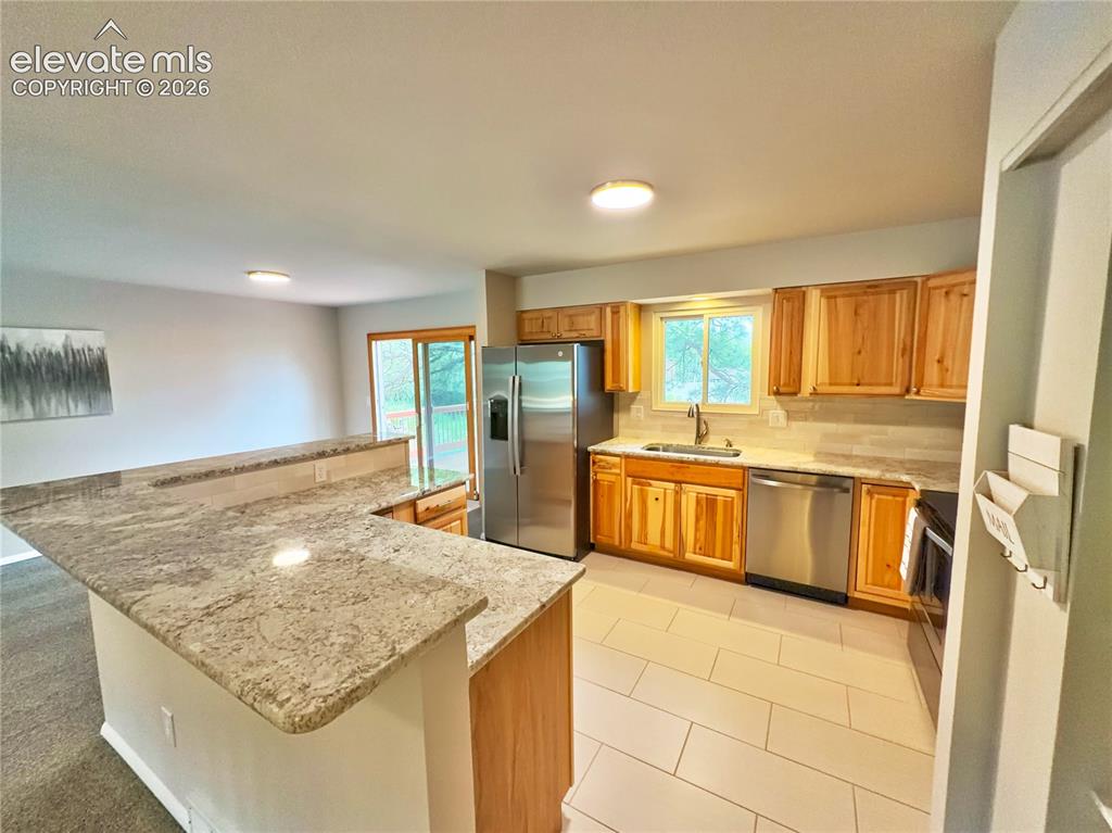 Image 6 of 42: Kitchen