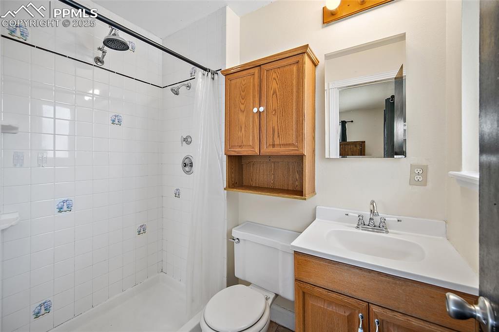 Image 16 of 31: Primary Bedroom Bath