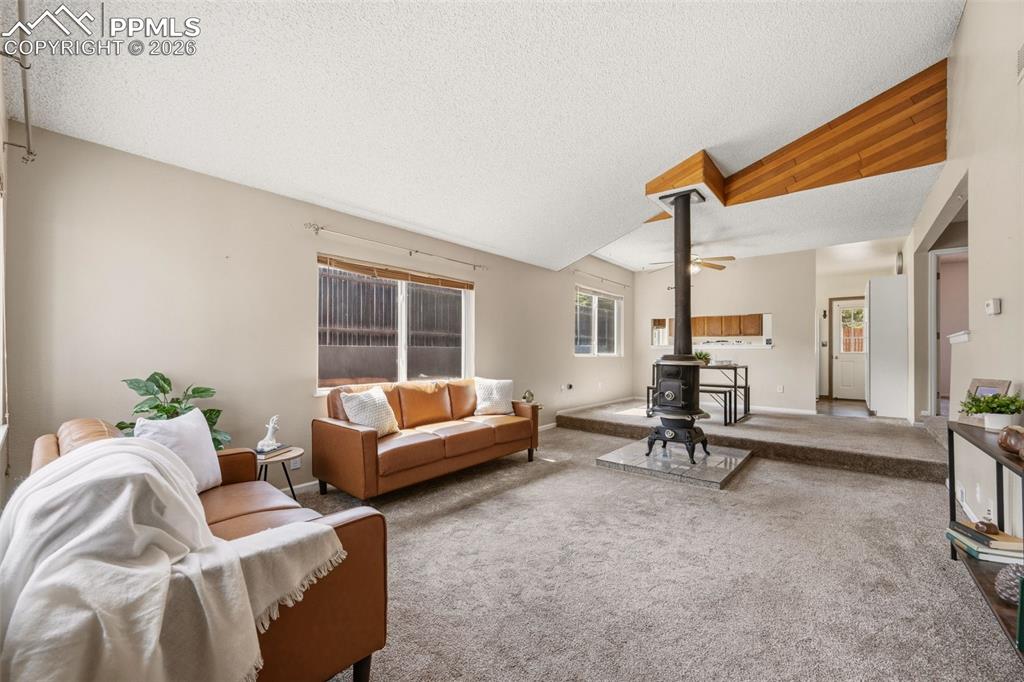 Image 4 of 31: Living Room