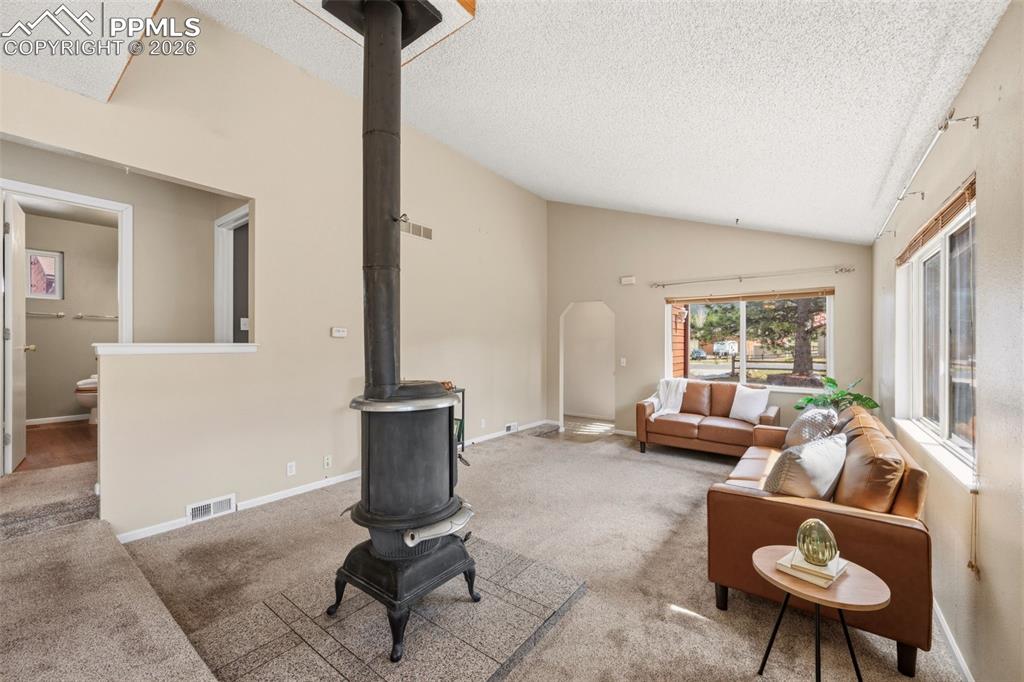 Image 5 of 31: Living Room