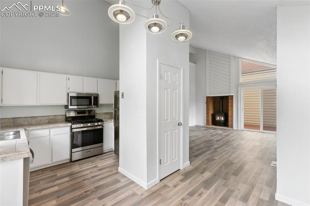 Image 12 of 43: Kitchen