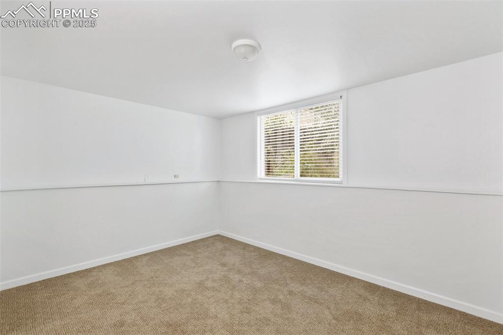 Image 28 of 43: Bedroom