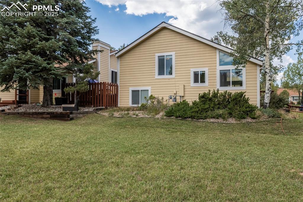 Image 3 of 43: Back of Structure