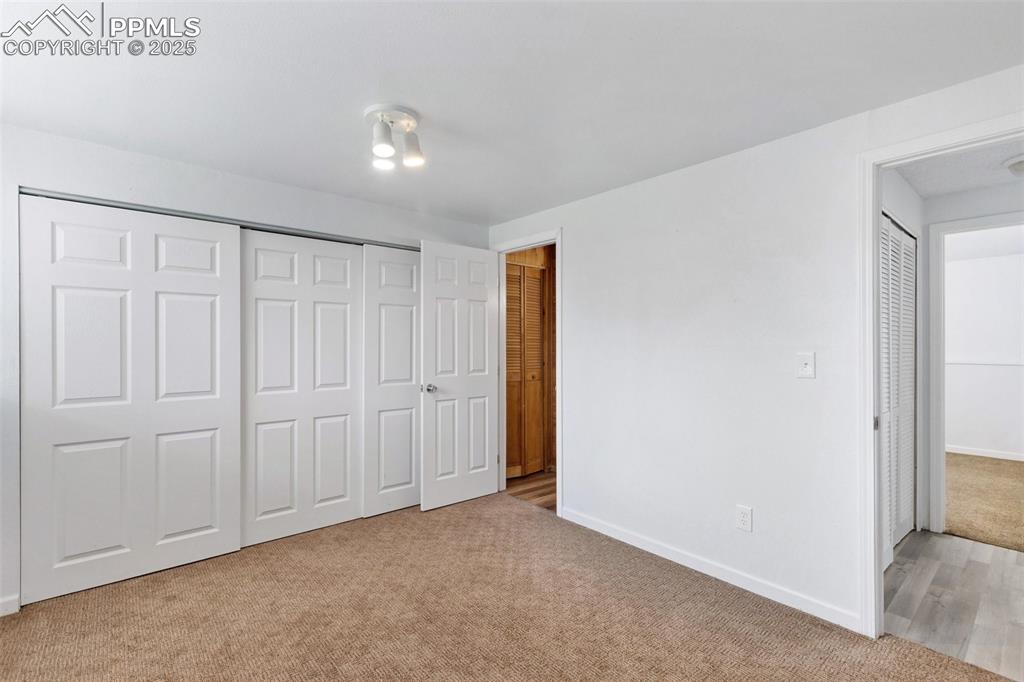 Image 32 of 43: Bedroom