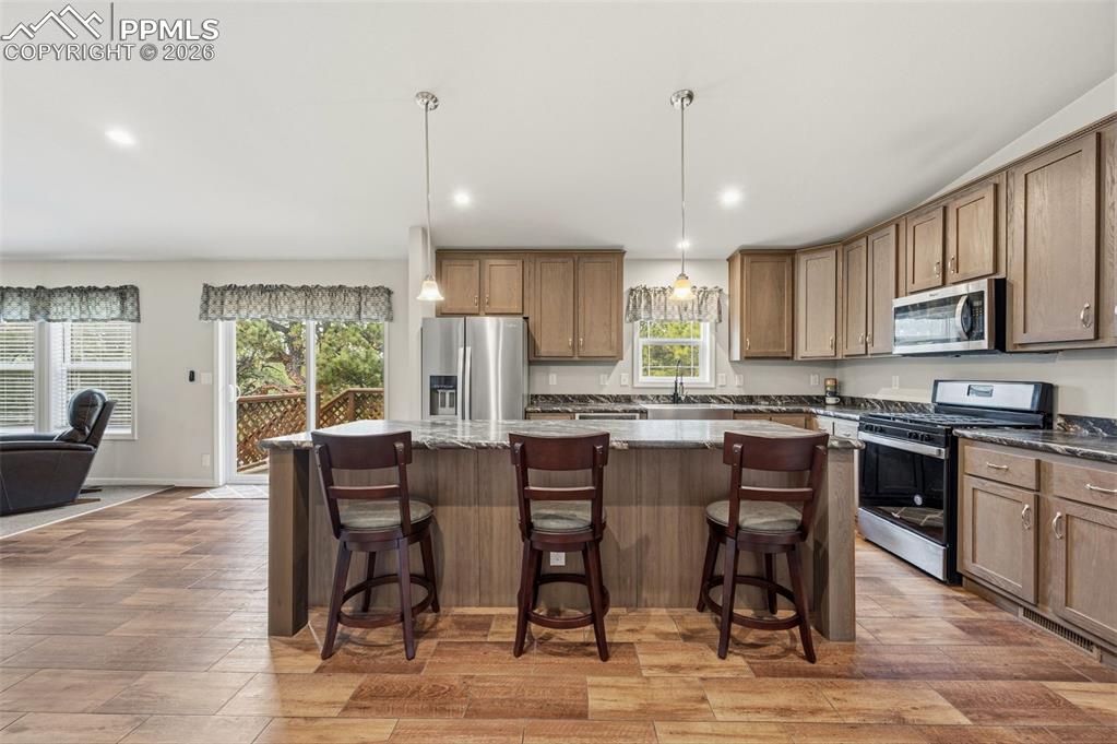 Image 11 of 29: Kitchen