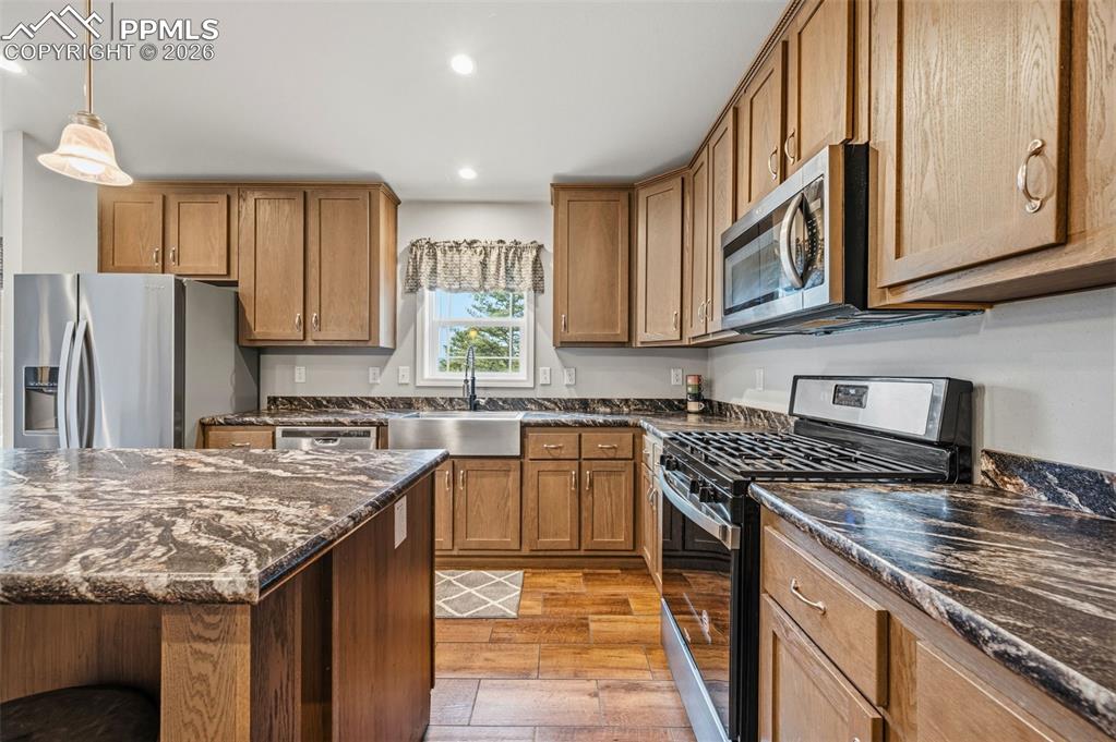 Image 12 of 29: Kitchen