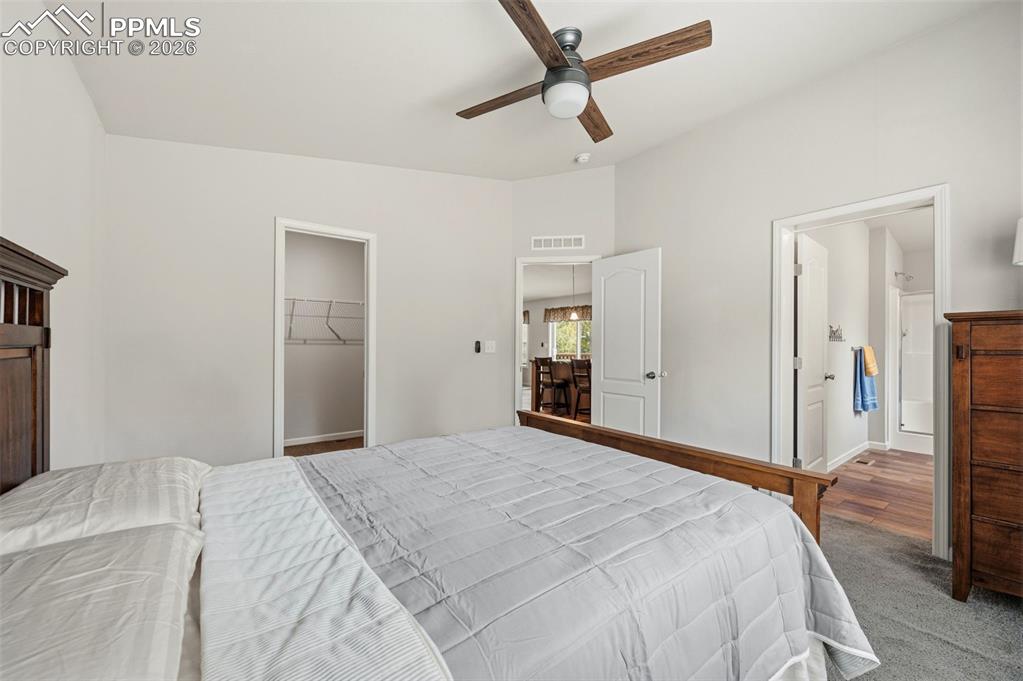 Image 15 of 29: Bedroom