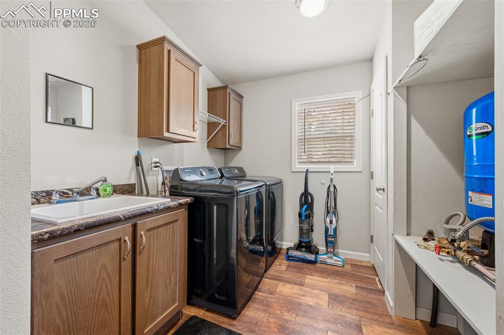 Image 20 of 29: Laundry