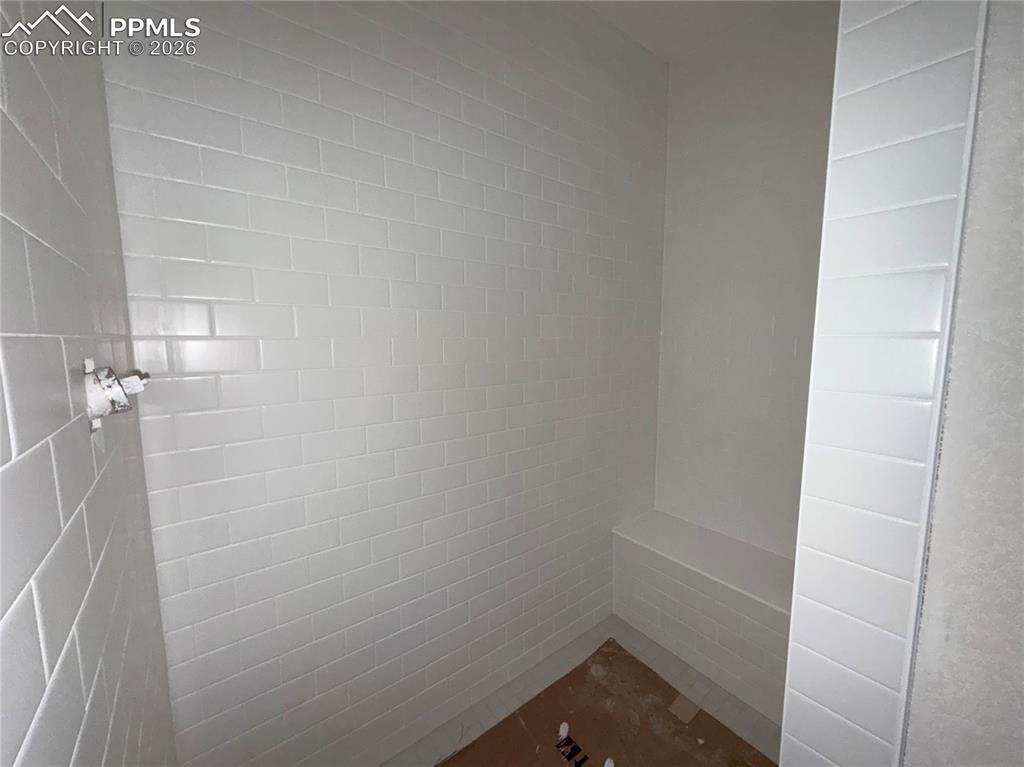 Image 17 of 22: Bathroom