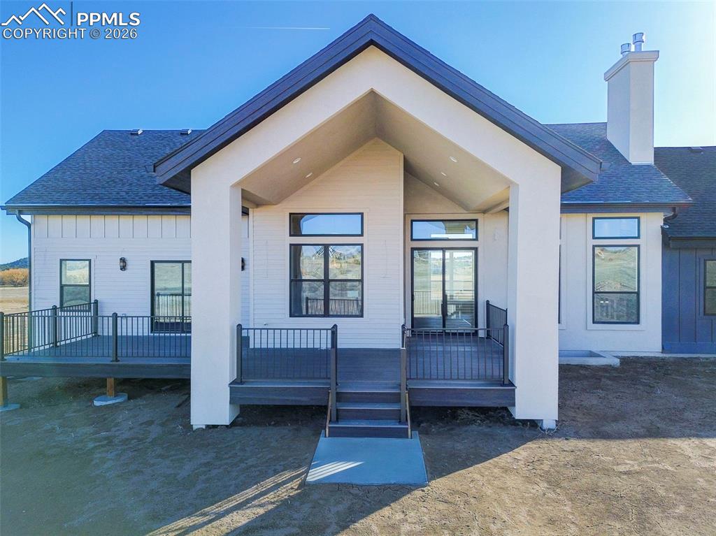 Image 4 of 50: Back of Structure