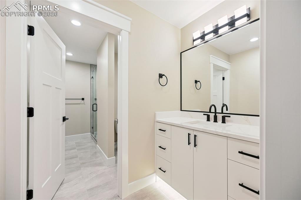 Image 46 of 50: Bathroom