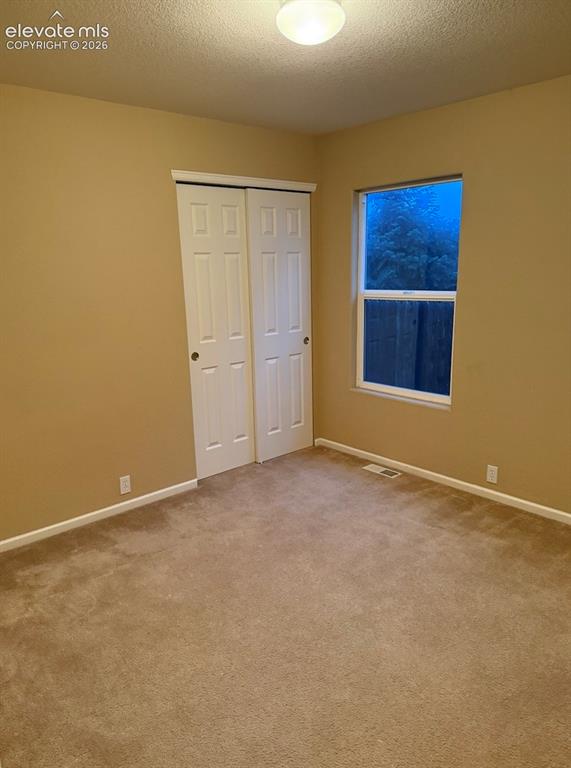 Image 14 of 21: Bedroom