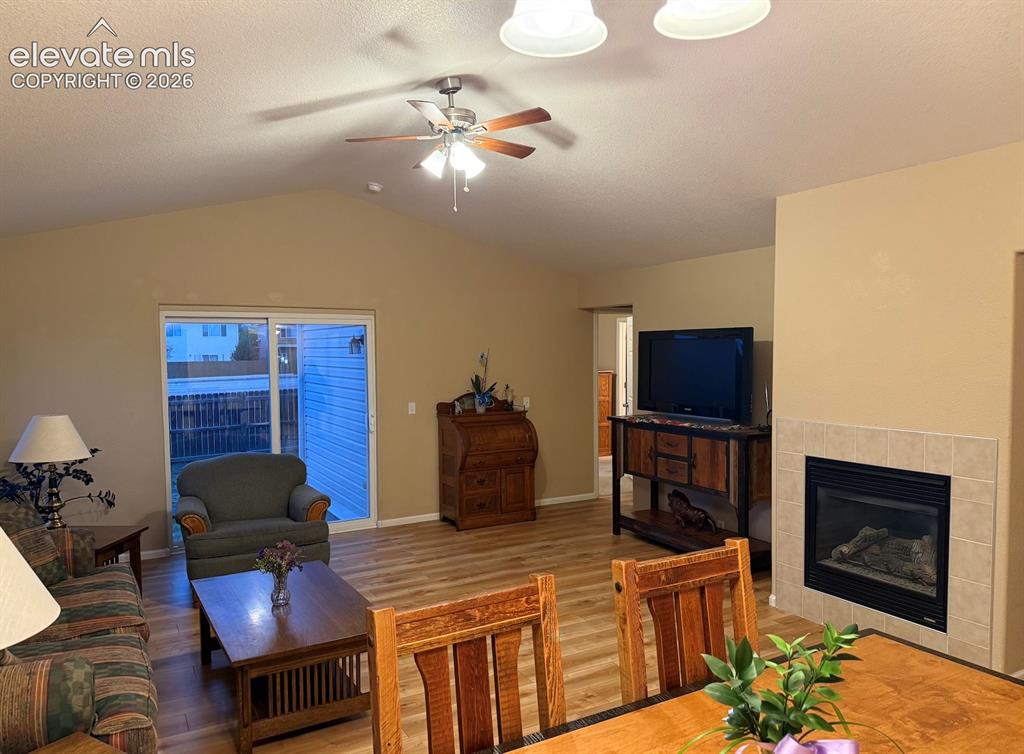 Image 5 of 21: Living Room