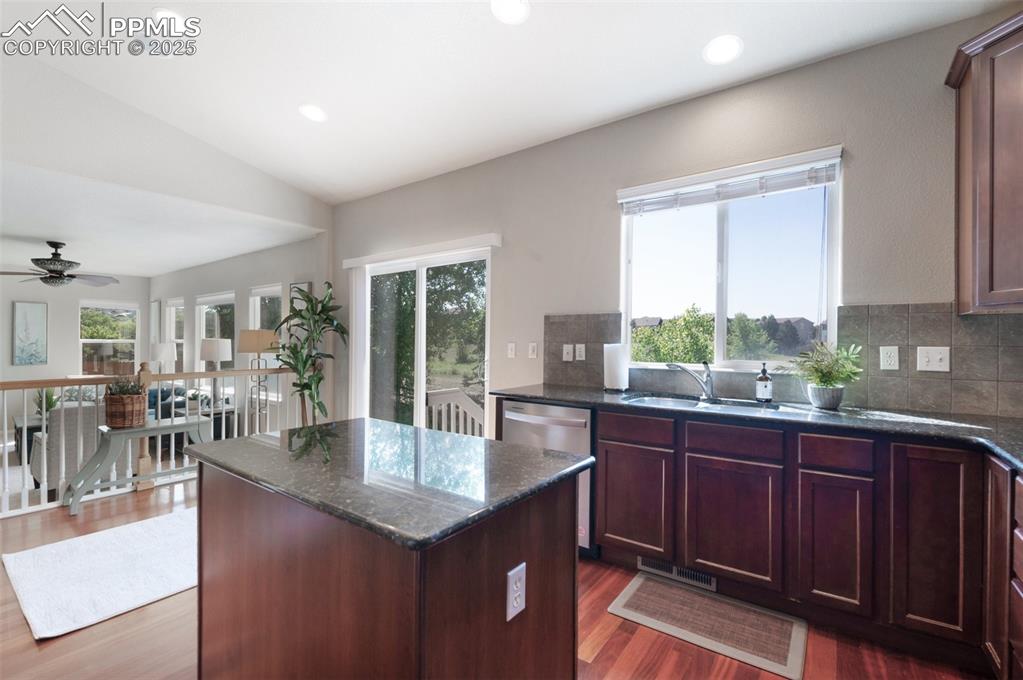 Image 11 of 50: Kitchen