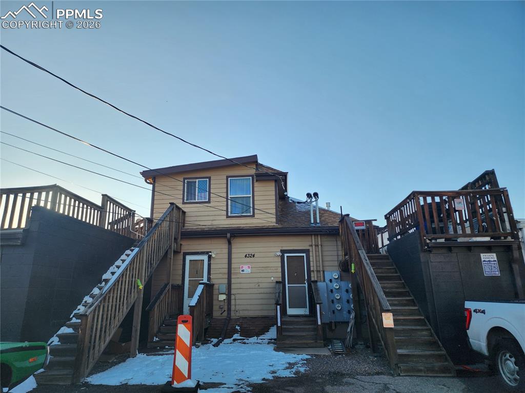 Image 3 of 7: Back of Structure