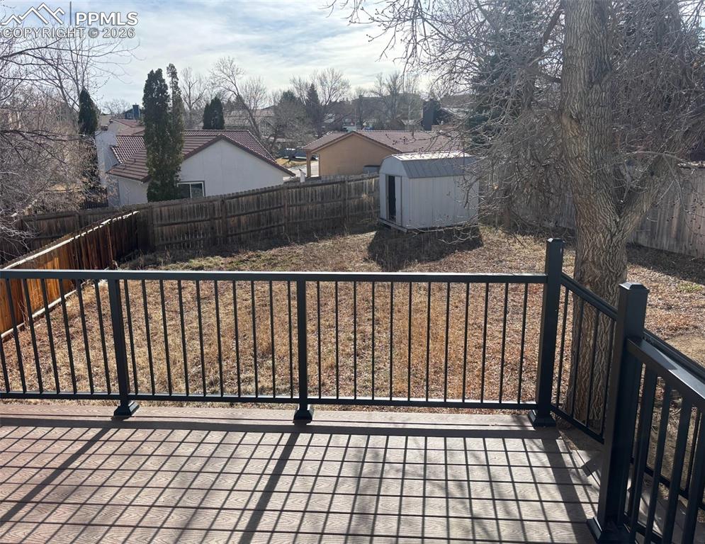 Image 11 of 12: Deck