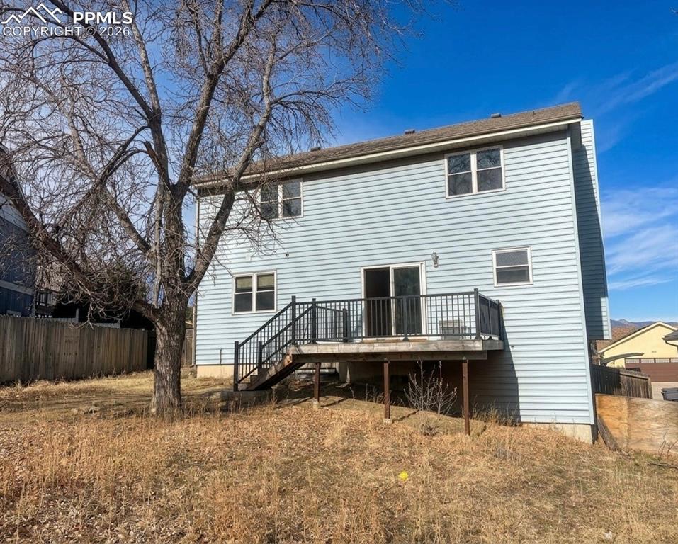 Image 12 of 12: Back of Structure