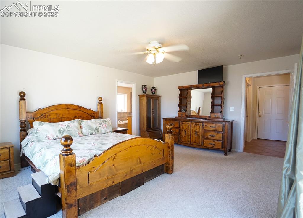 Image 29 of 49: Bedroom