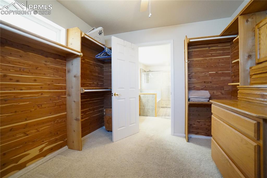 Image 40 of 49: Closet