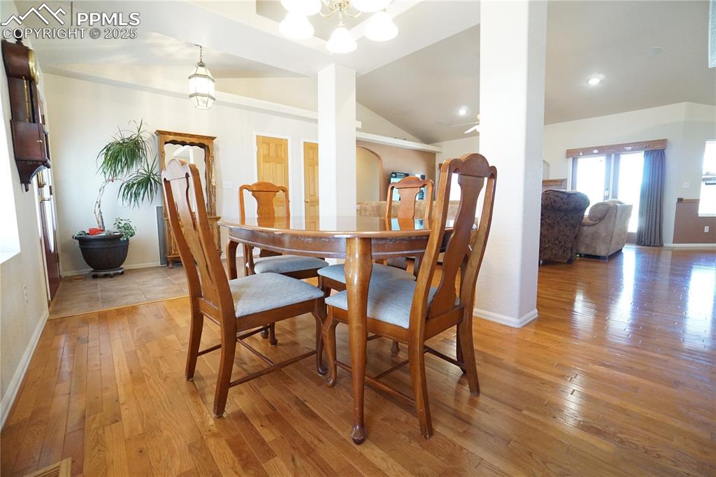 Image 8 of 49: Dining Area