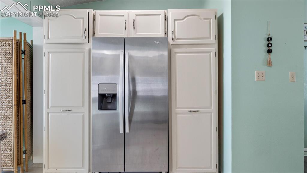 Image 11 of 44: Kitchen