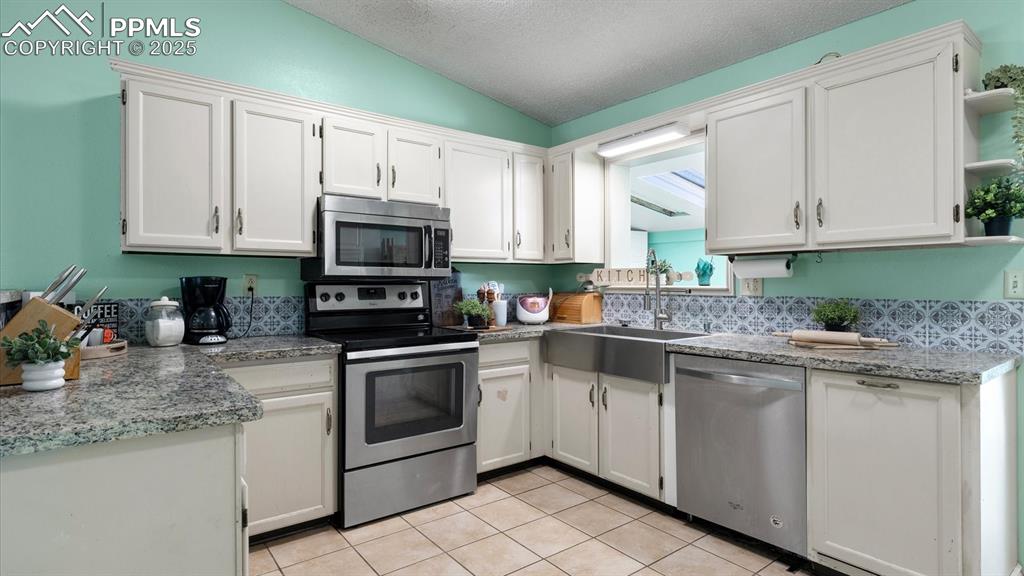 Image 8 of 44: Kitchen