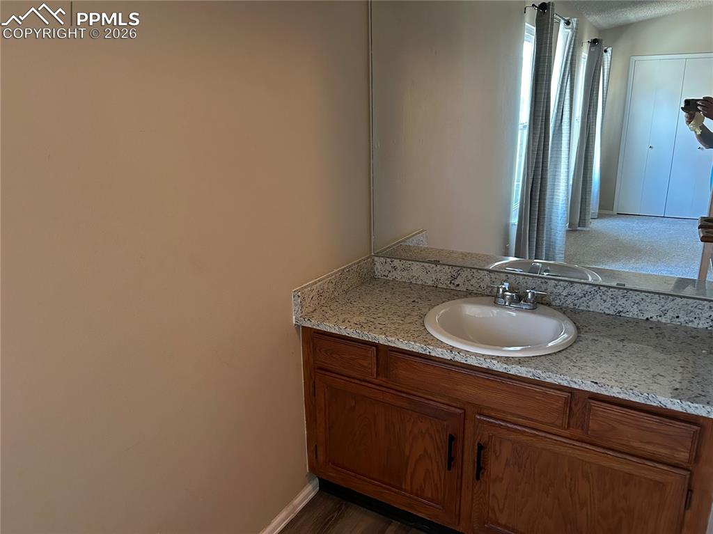 Image 7 of 11: Bathroom
