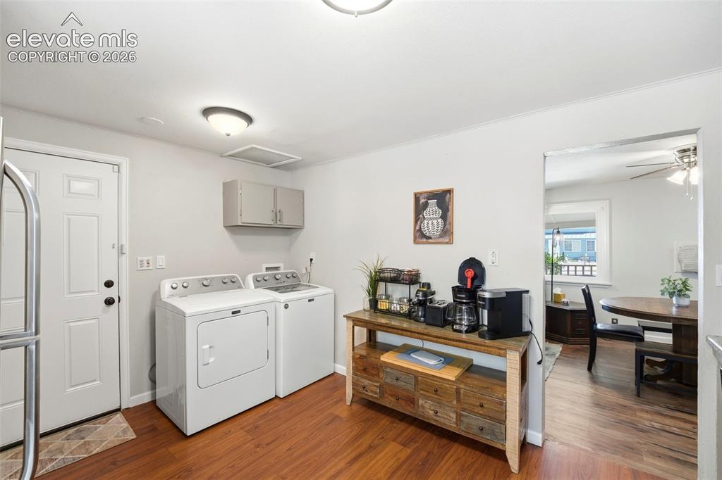 Image 14 of 34: Kitchen
