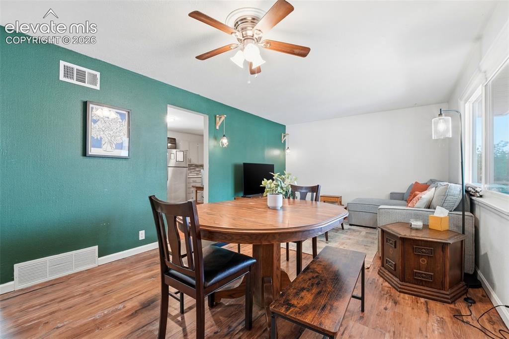 Image 4 of 34: Dining Area