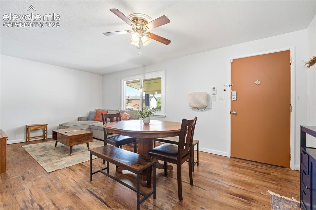 Image 5 of 34: Dining Area