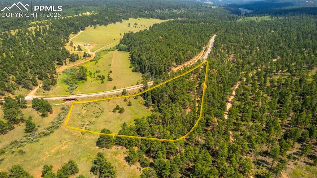 Image 22 of 36: Property Lines are Approximate and not a survey