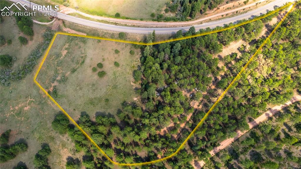 Image 24 of 36: Property Lines are Approximate and not a survey