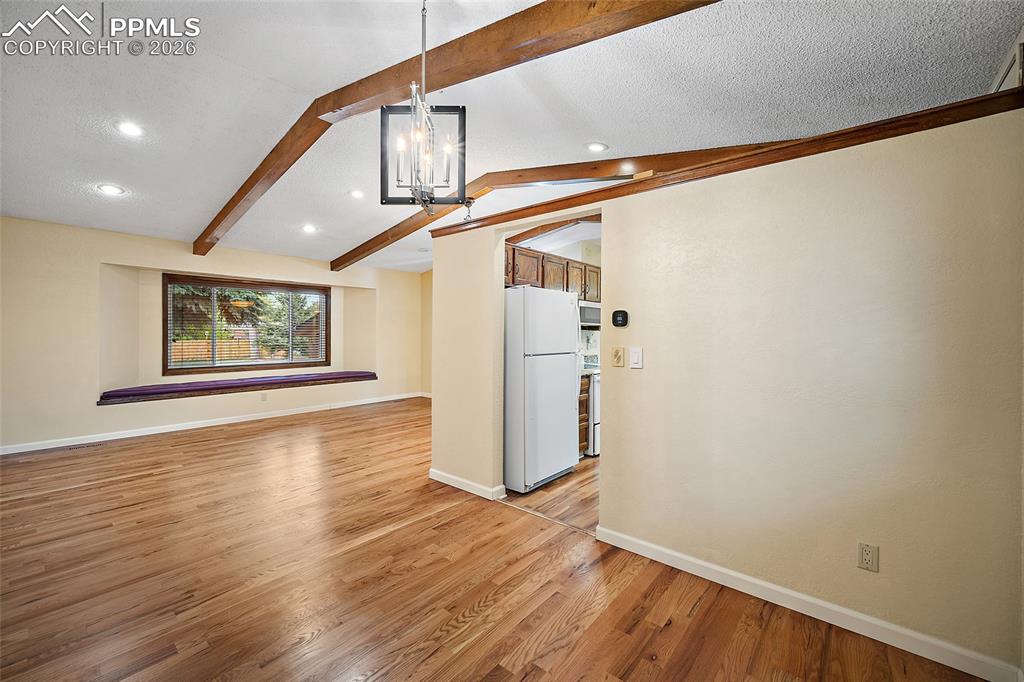Image 12 of 50: Dining Area