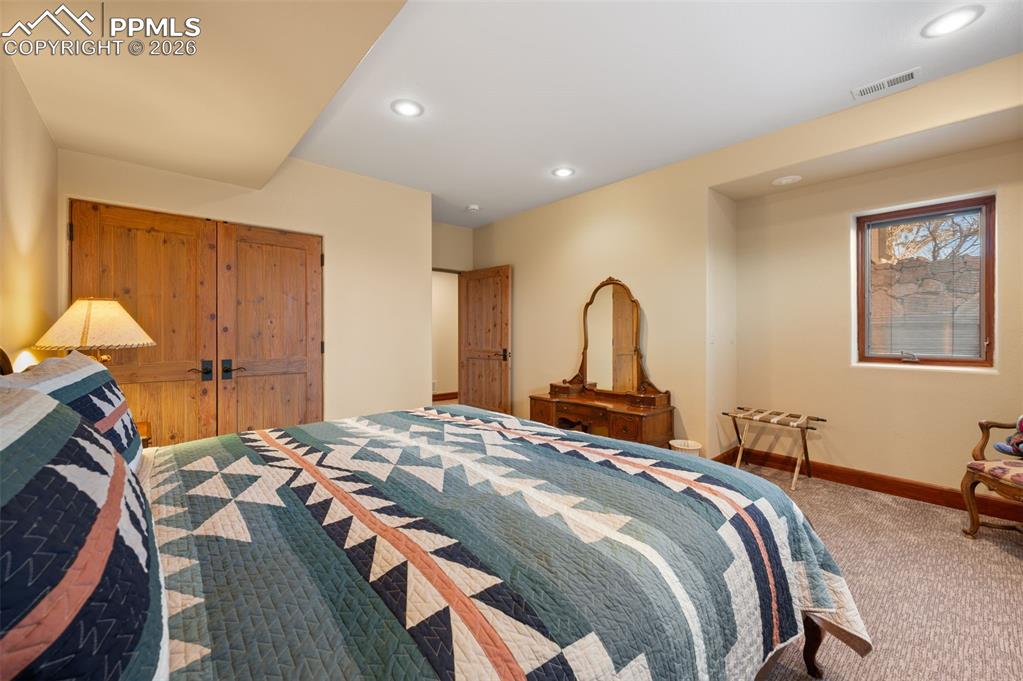 Image 33 of 50: No Description Available