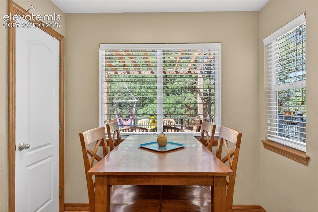 Image 15 of 49: Dining Area