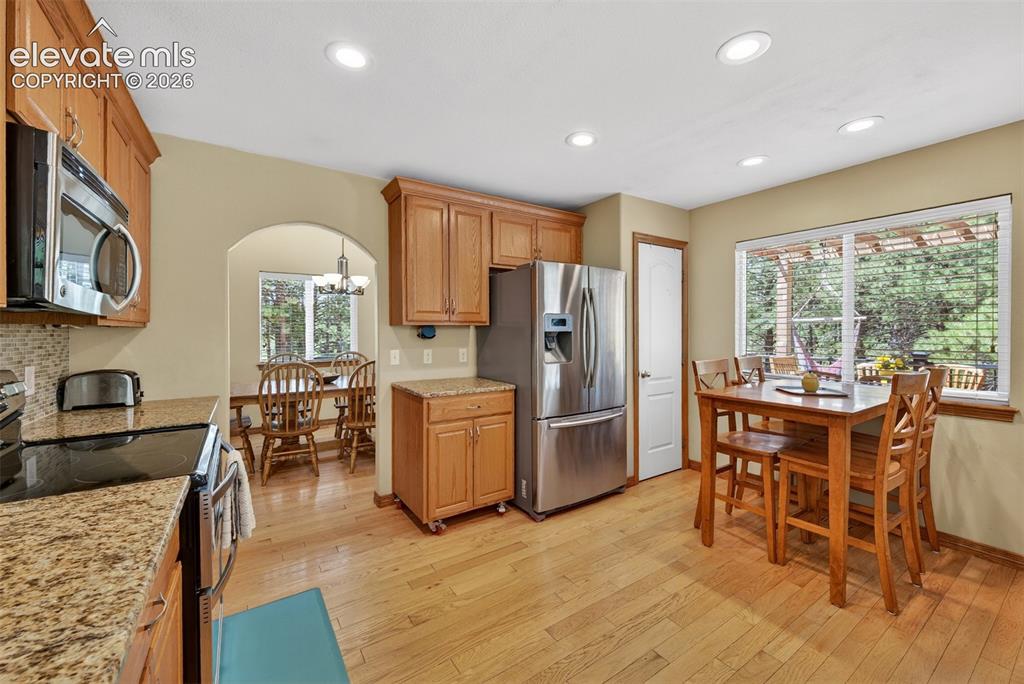 Image 16 of 49: Kitchen