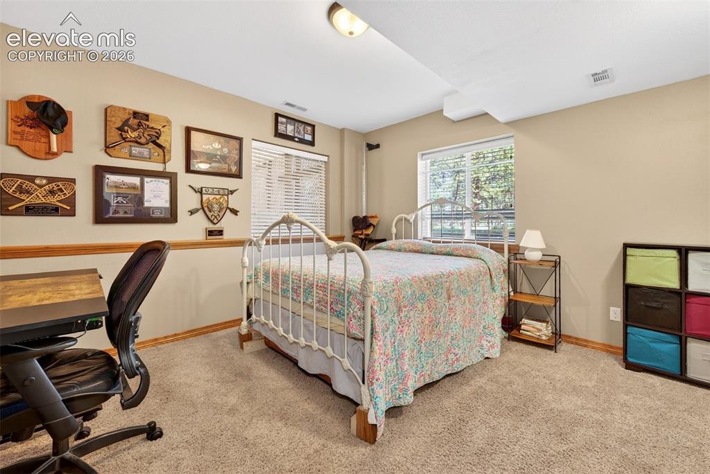 Image 41 of 49: Bedroom
