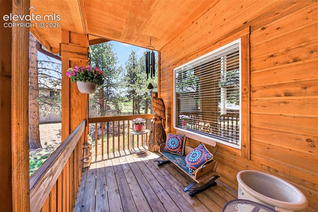 Image 5 of 49: Deck