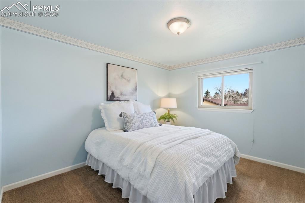 Image 28 of 50: Bedroom