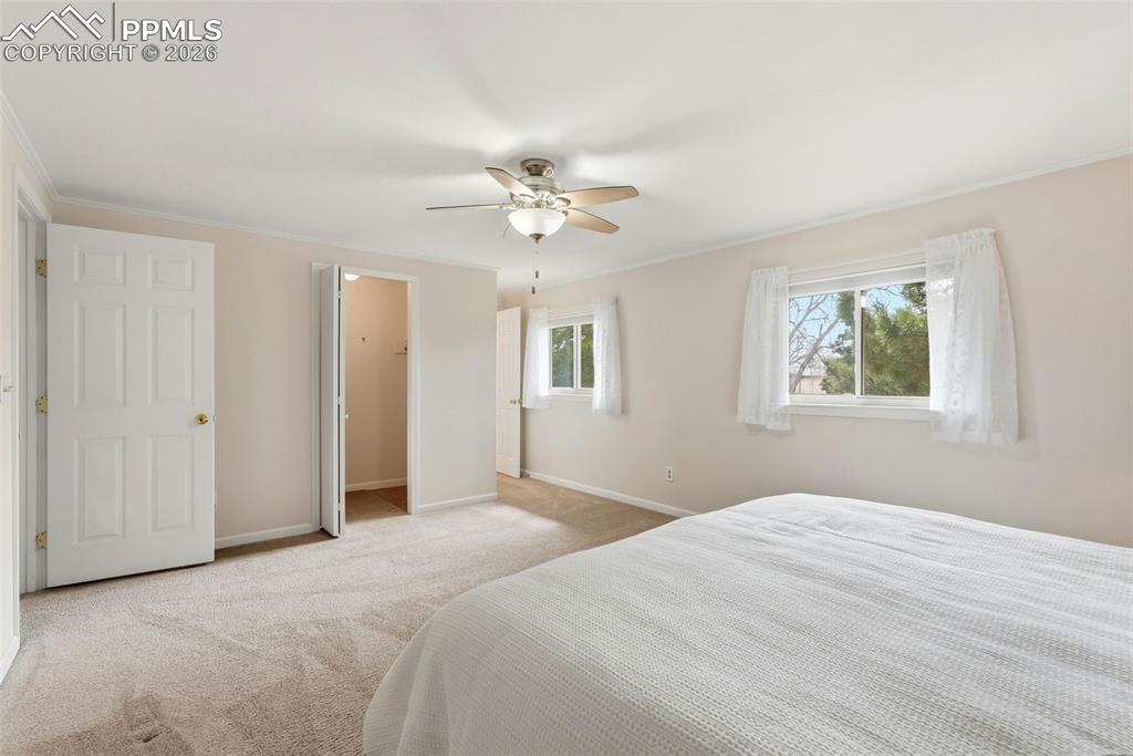 Image 36 of 50: Bedroom