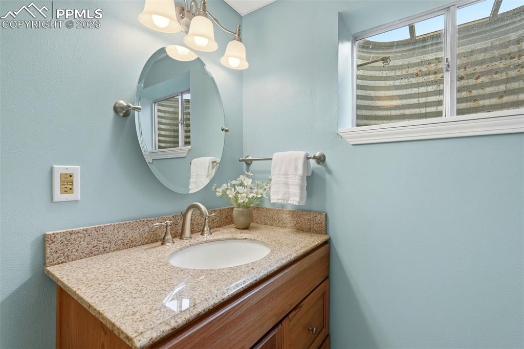 Image 46 of 50: Bathroom