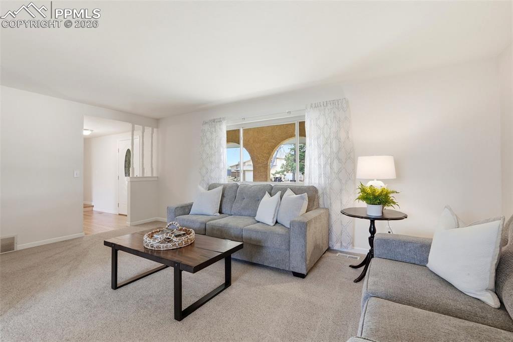 Image 6 of 50: Living Room