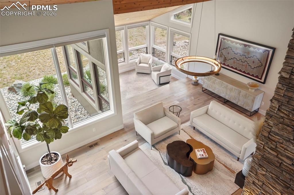 Image 12 of 47: Garage