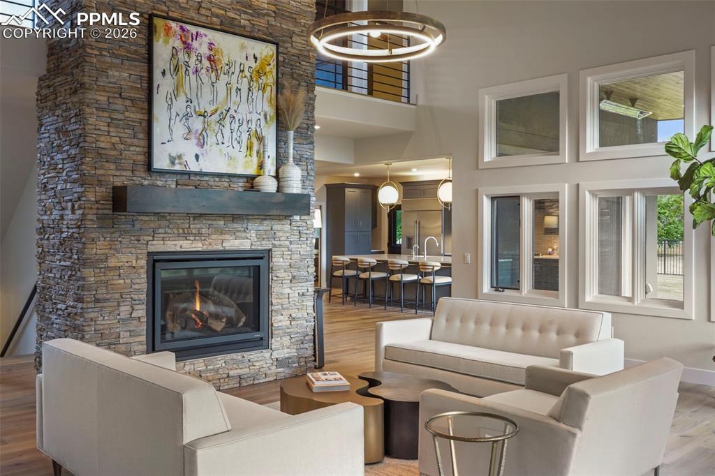 Image 13 of 47: Entry