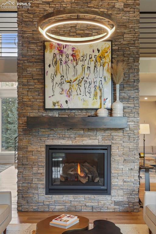 Image 14 of 47: Living Room