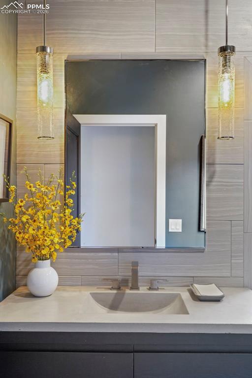 Image 26 of 47: Living Room