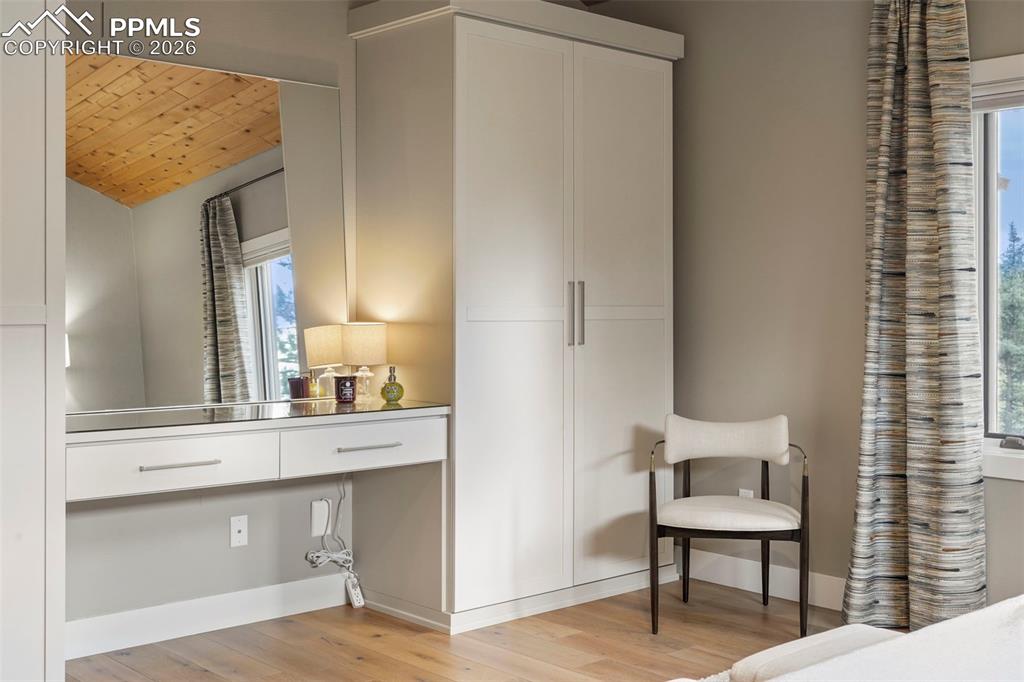 Image 29 of 47: Bathroom