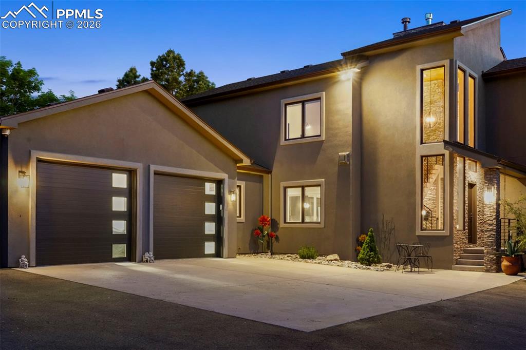 Image 3 of 47: Back of Structure