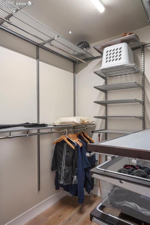 Image 32 of 47: Bathroom